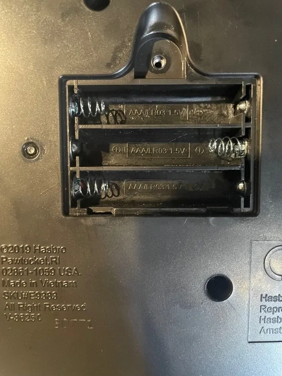 Hasbro Simon Electronic Memory Game - Red, Green, Blue, Yellow - Picture 4 of 5